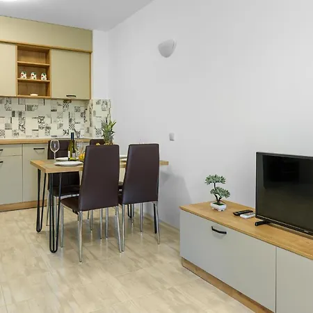 Lily Hotel 3*