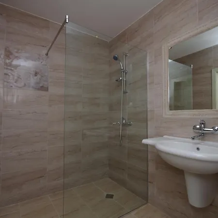 Lily 3* סוזופול